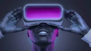 Meta Quest 3 vs. Apple Vision Pro: Viewer Hardware Trends